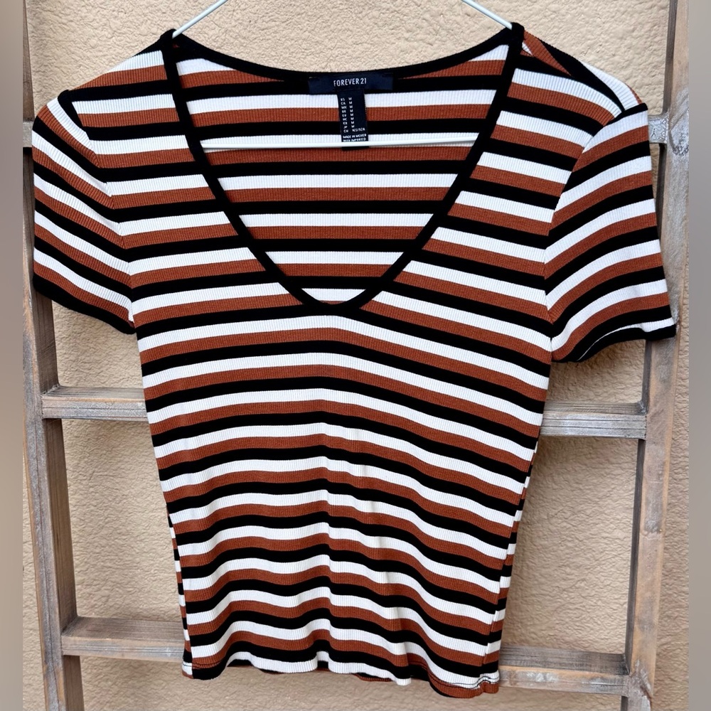 FOREVER 21 STRIPED CROP TEE
